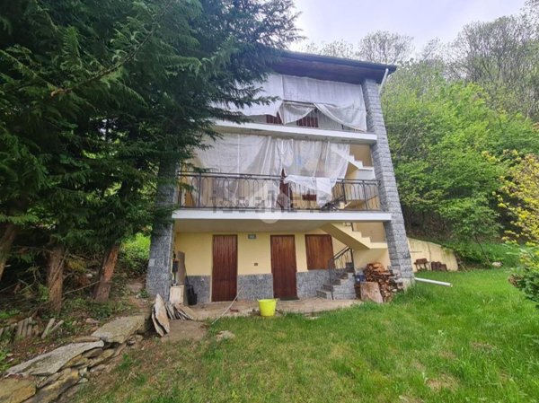 casa indipendente in vendita a Cuorgnè