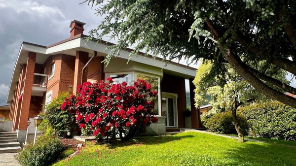 casa indipendente in vendita a Cuorgnè in zona Salto
