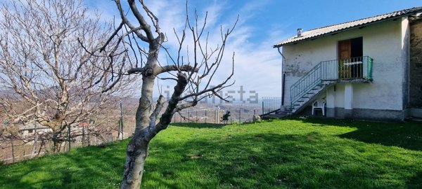 appartamento in vendita a Cuorgnè in zona Salto
