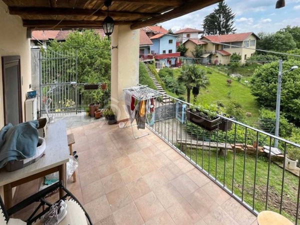 casa indipendente in vendita a Cuorgnè