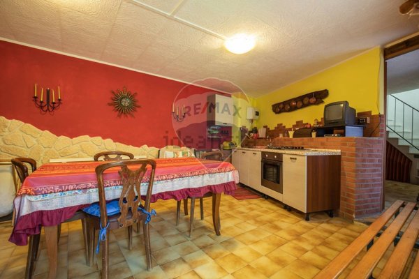 casa indipendente in vendita a Cuorgnè