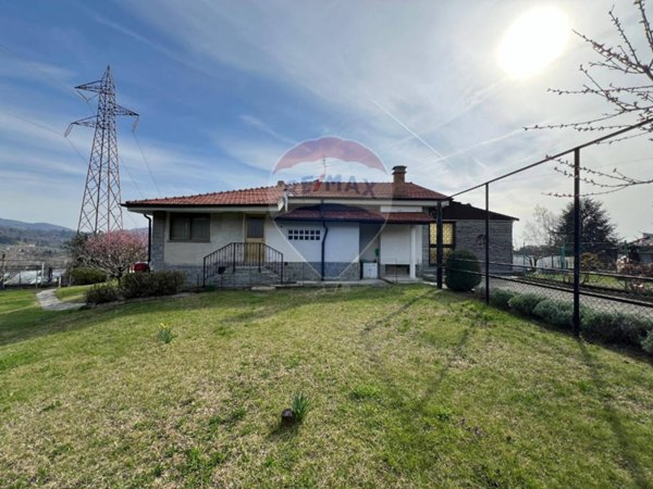 casa indipendente in vendita a Cuorgnè