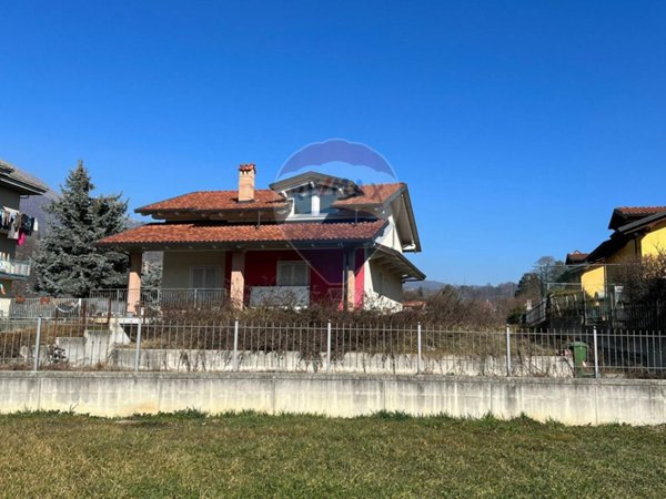 casa indipendente in vendita a Cuorgnè