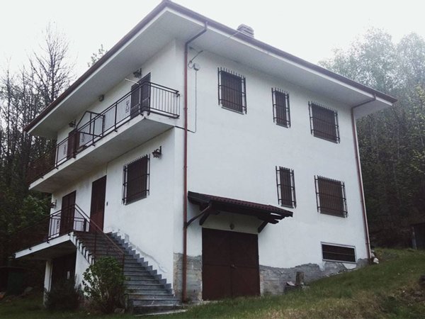 casa indipendente in vendita a Cuorgnè