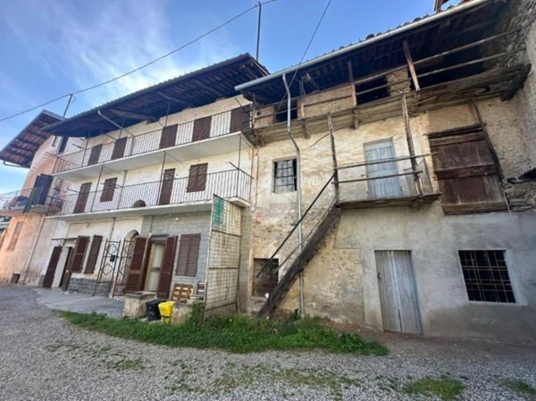 casa indipendente in vendita a Cuorgnè