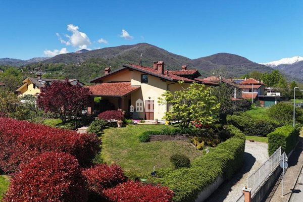 casa indipendente in vendita a Cuorgnè