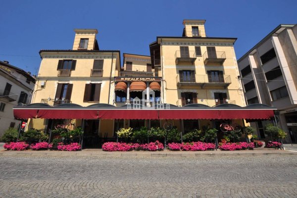 negozio in vendita a Cuorgnè