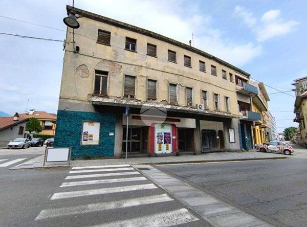 negozio in vendita a Cuorgnè