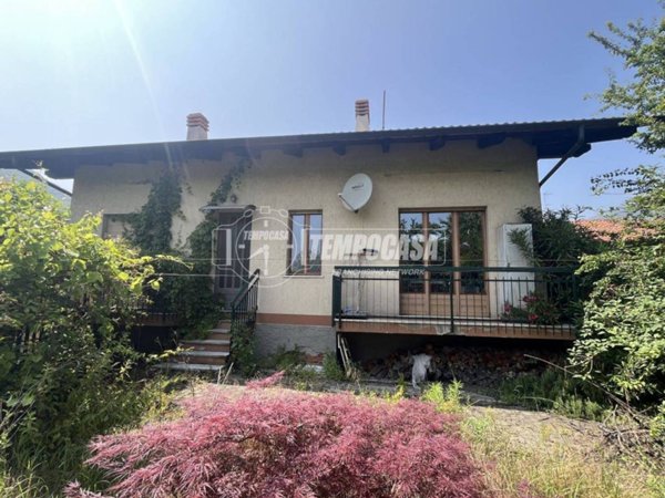 casa indipendente in vendita a Cuorgnè