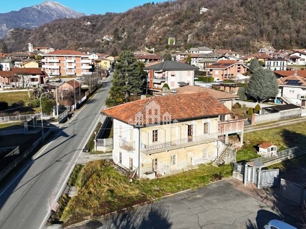 casa indipendente in vendita a Cuorgnè in zona Salto