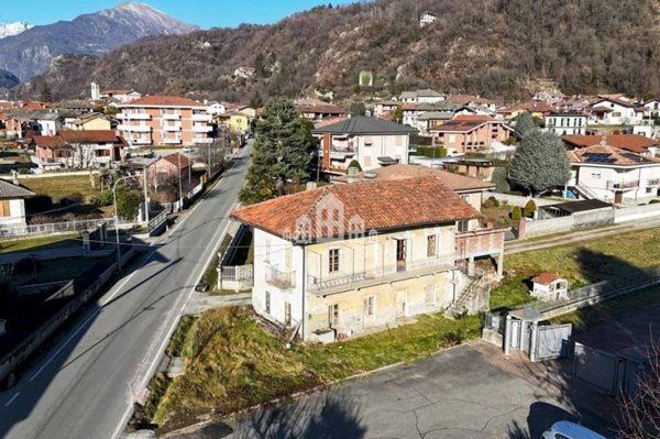 casa indipendente in vendita a Cuorgnè in zona Salto