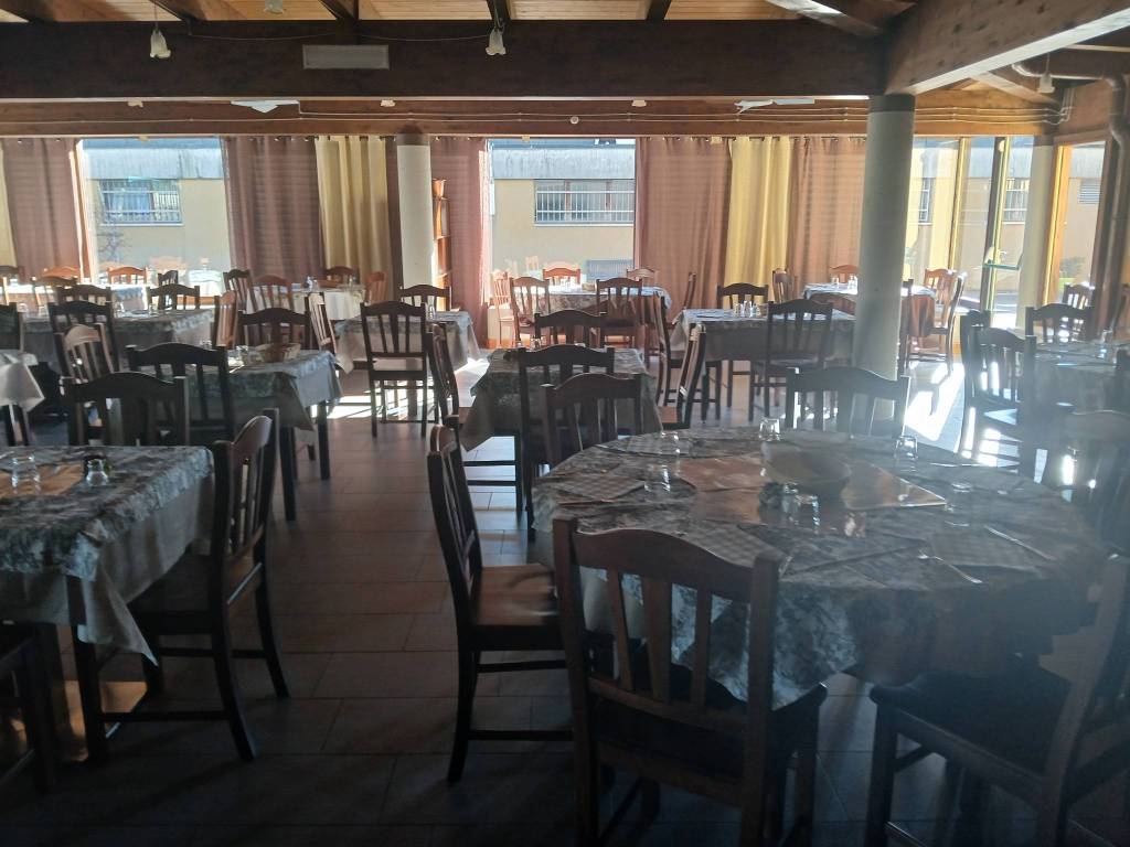 negozio in vendita a Cuorgnè