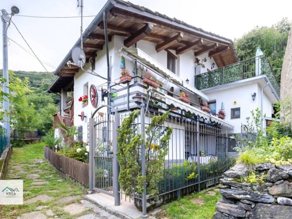 casa indipendente in vendita a Cuorgnè