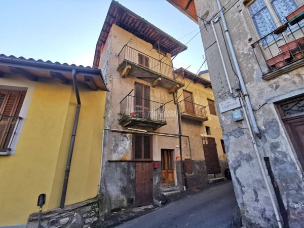 casa indipendente in vendita a Cuorgnè