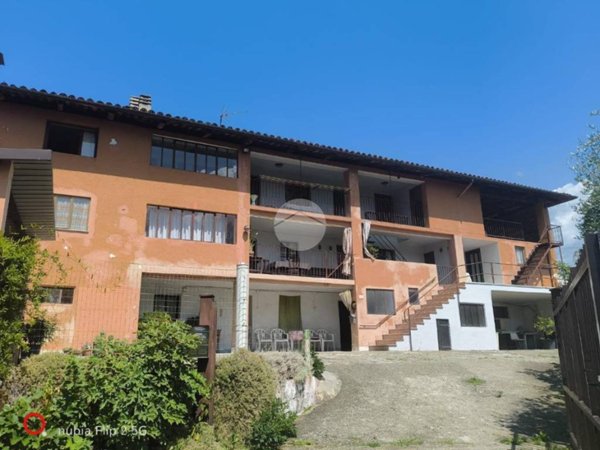casa indipendente in vendita a Cuorgnè in zona Priacco