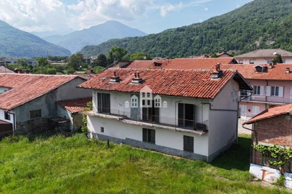 casa indipendente in vendita a Cuorgnè in zona Salto
