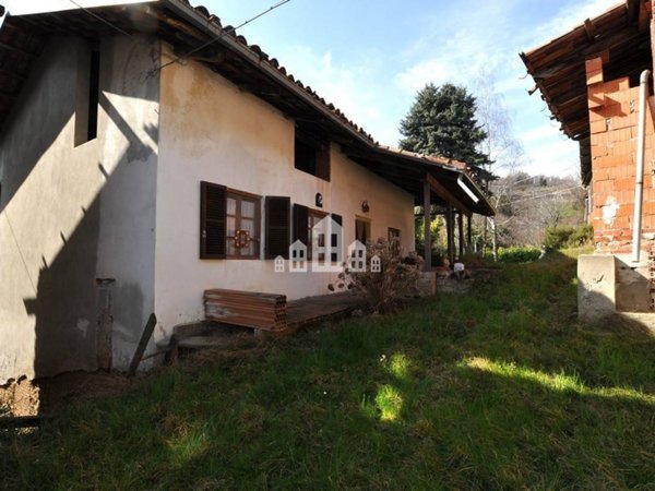 casa indipendente in vendita a Cuorgnè in zona San Bernardo