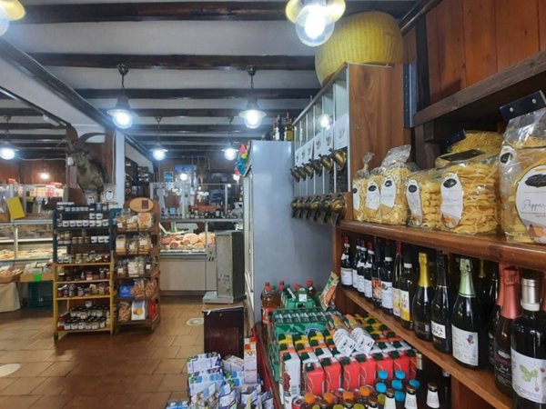 negozio in vendita a Cuorgnè