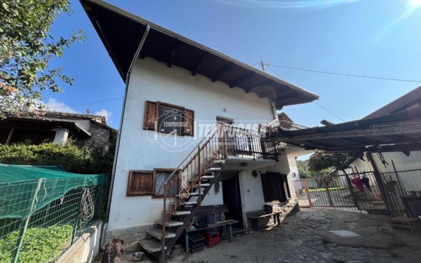 casa indipendente in vendita a Cuorgnè