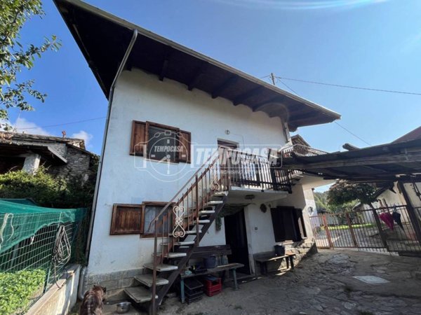 casa indipendente in vendita a Cuorgnè