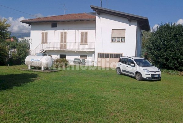 casa indipendente in vendita a Cuorgnè