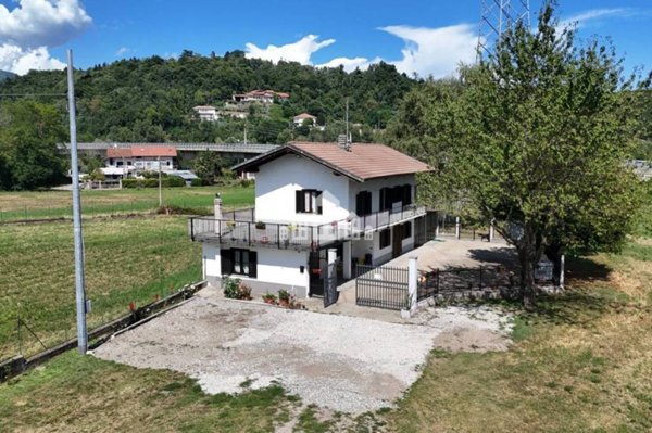 casa indipendente in vendita a Cuorgnè