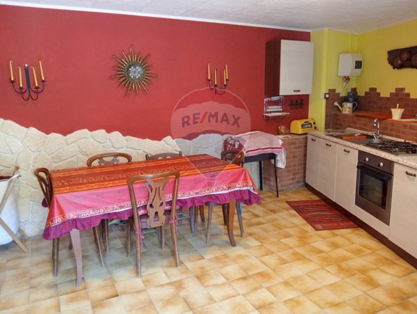 casa indipendente in vendita a Cuorgnè