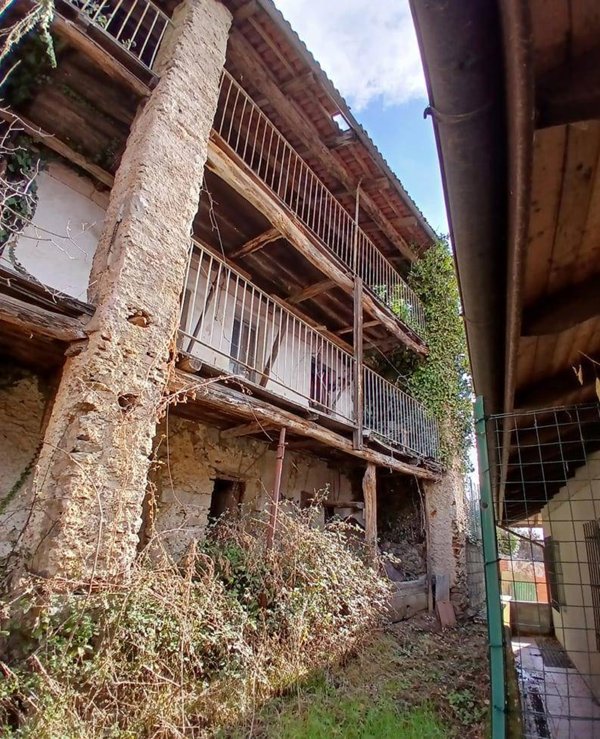 casa indipendente in vendita a Cuorgnè in zona Salto