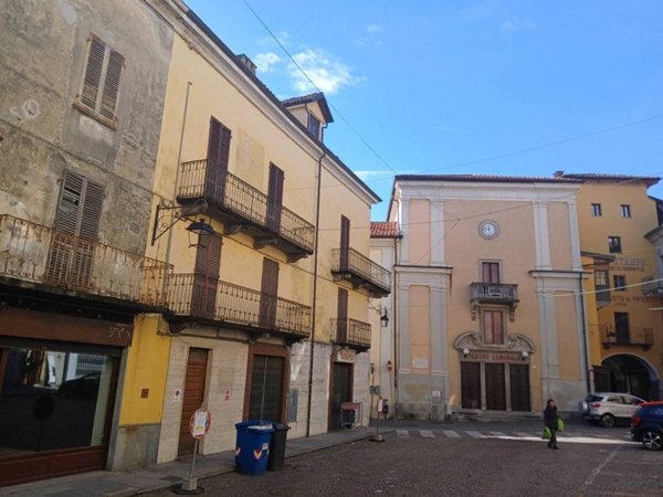 negozio in vendita a Cuorgnè