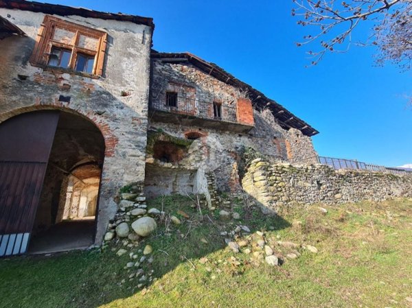 casa semindipendente in vendita a Cuorgnè