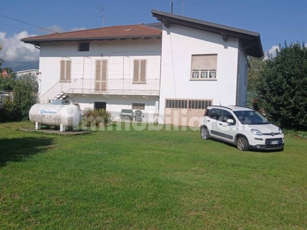 casa indipendente in vendita a Cuorgnè