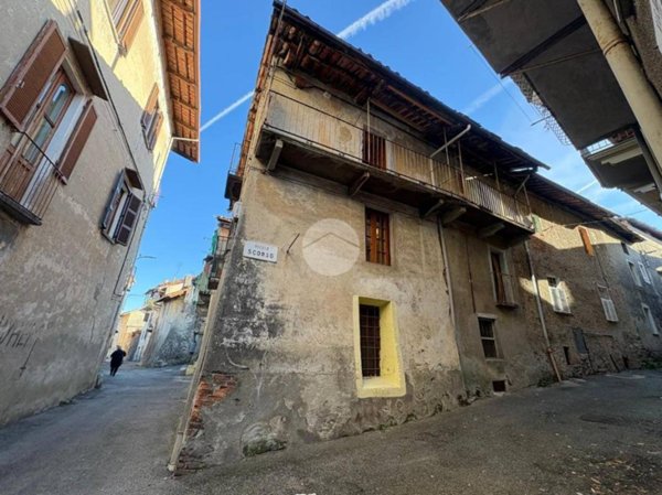 casa indipendente in vendita a Cuorgnè in zona Belvedere