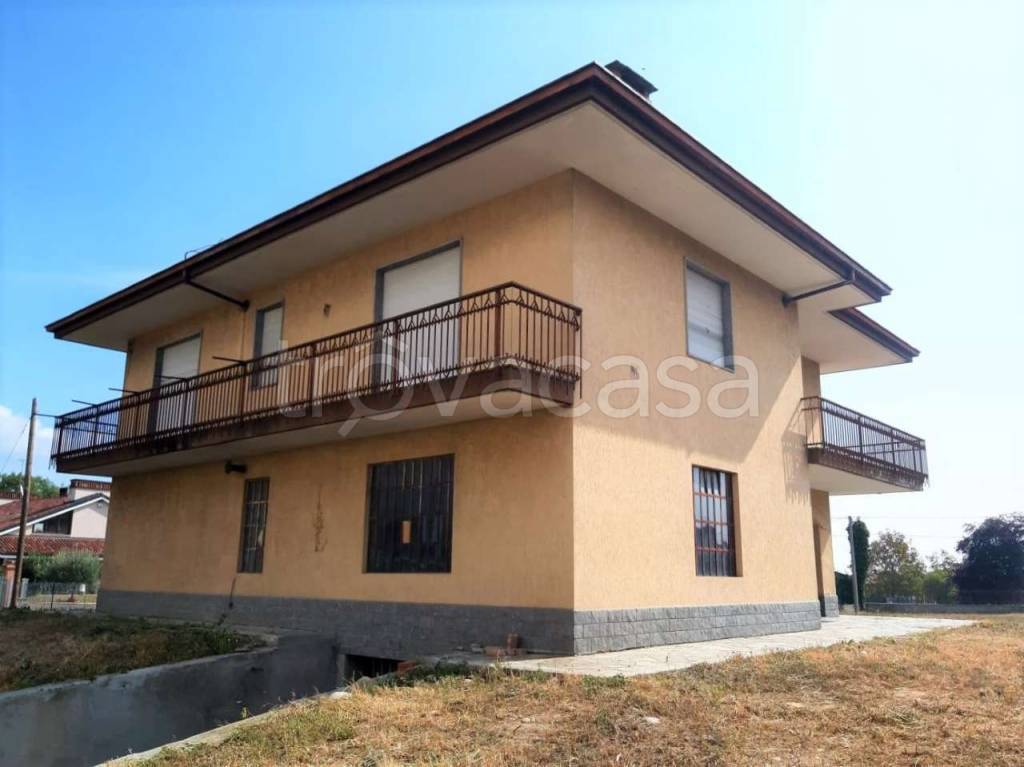 casa indipendente in vendita a Cuorgnè