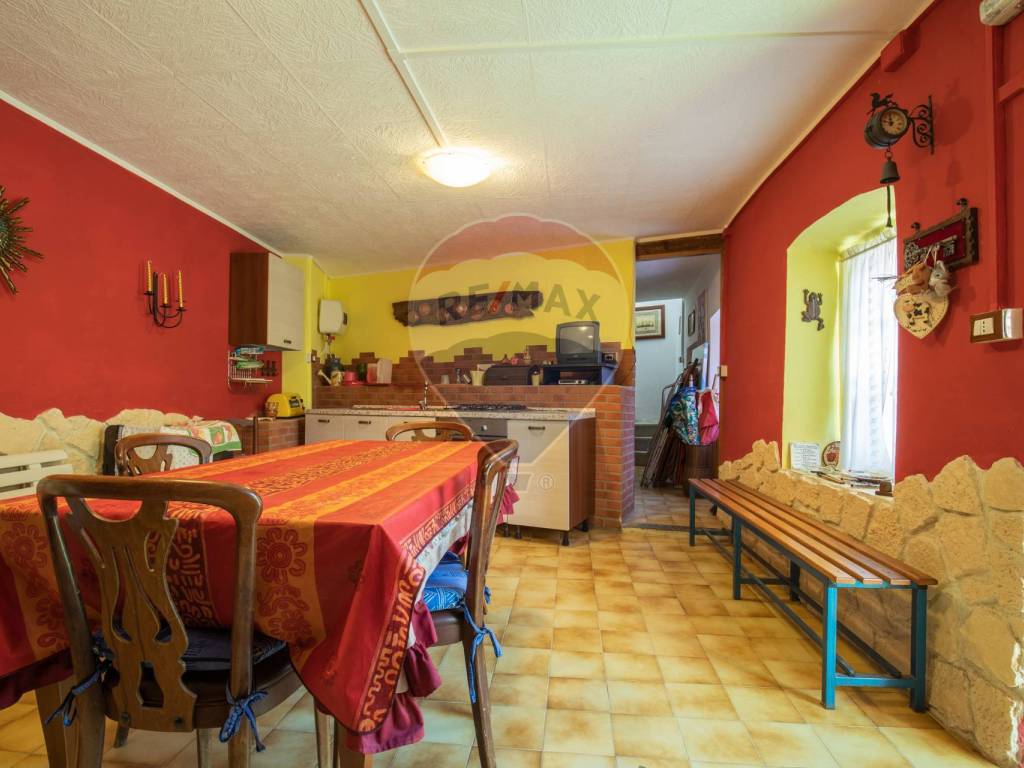 casa indipendente in vendita a Cuorgnè