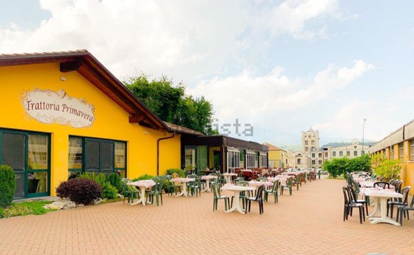 locale commerciale in vendita a Cuorgnè