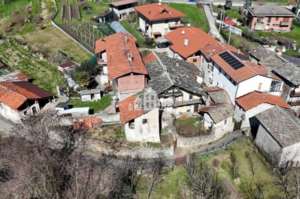 casa indipendente in vendita a Cuorgnè in zona Salto