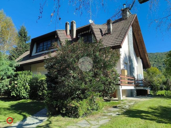 casa indipendente in vendita a Cuorgnè