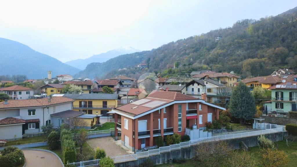 casa indipendente in vendita a Cuorgnè in zona Salto