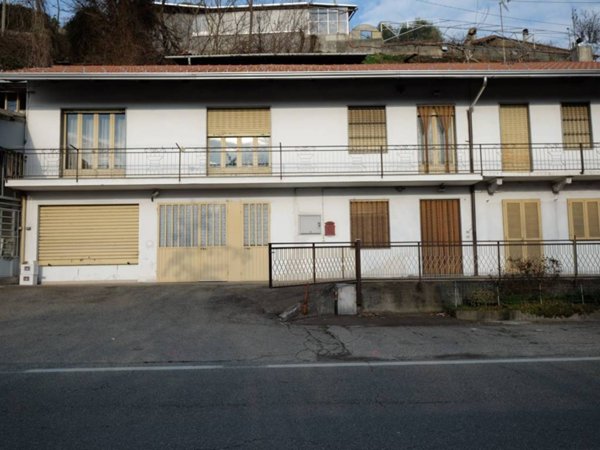 casa indipendente in vendita a Cuorgnè