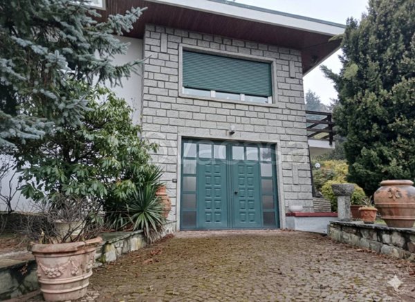 casa indipendente in vendita a Cuorgnè