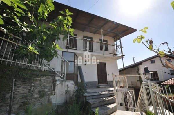 casa indipendente in vendita a Cuorgnè in zona San Bernardo