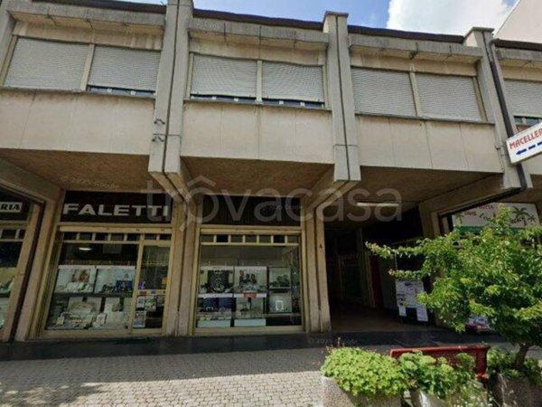 negozio in vendita a Cuorgnè