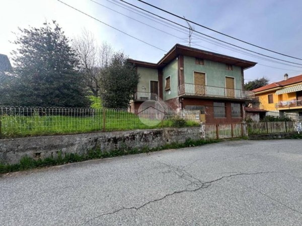 casa indipendente in vendita a Cuorgnè in zona San Bernardo