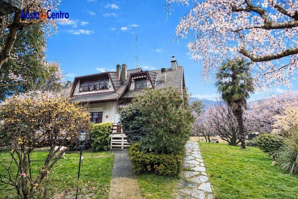 casa indipendente in vendita a Cuorgnè