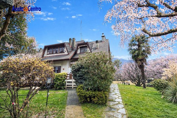 casa indipendente in vendita a Cuorgnè