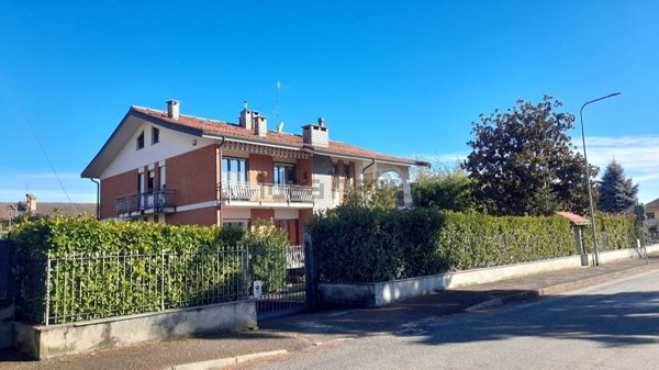 casa indipendente in vendita a Cuorgnè