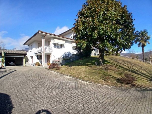 casa indipendente in vendita a Cuorgnè