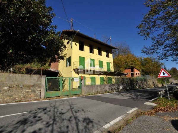 casa indipendente in vendita a Cuorgnè