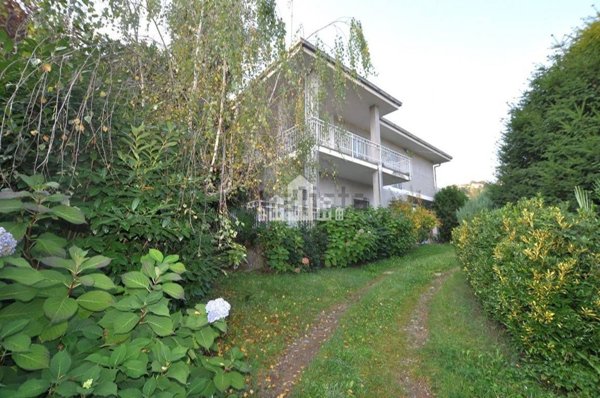 casa indipendente in vendita a Cuorgnè