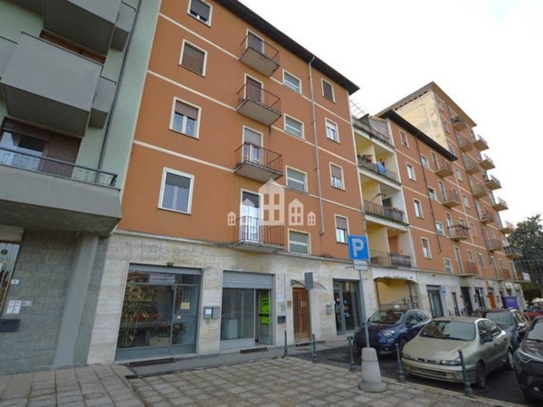 negozio in vendita a Cuorgnè